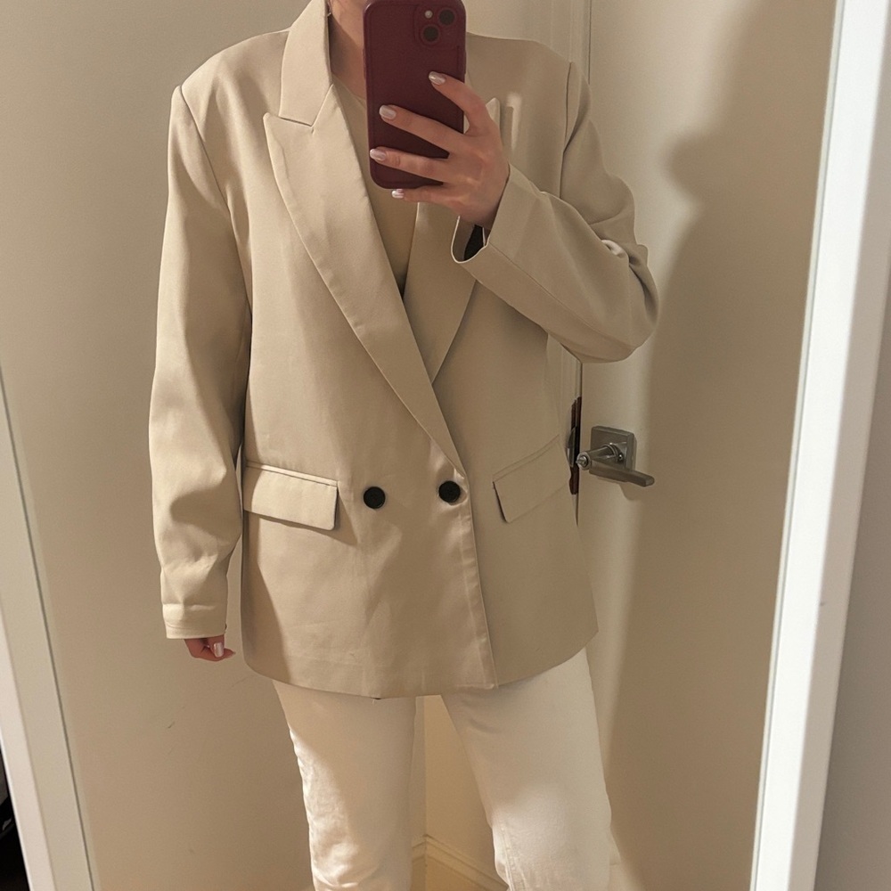 Classic Beige Women's Blazer - Picture 2 of 7
